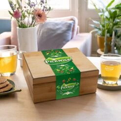 Pickwick Bamboe Houten Theedoos - Geschenkset - 60 Theezakjes -Voedsel Serie Winkel 1200x1200 427