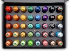 Koffie Proeverij Pakket Groot 40 Stuks Verschillende Smaken Met Mystery Card 'Get Well Soon' Met Persoonlijke (video) Boodschap | Verjaardag | Sinterklaas | Kerstpakket | Vaderdag | Moederdag | Jubileum | Valentijnsdag 13 Koffie Proeverij Pakket Groot 40 Stuks Verschillende Smaken Met Mystery Card 'Get Well Soon' Met Persoonlijke (video) Boodschap | Verjaardag | Sinterklaas | Kerstpakket | Vaderdag | Moederdag | Jubileum | Valentijnsdag -Voedsel Serie Winkel 1200x865