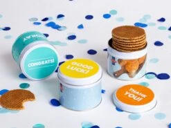 Stroopwafel Cadeau Blik 'Thank You' - Doos Met 6 Blikjes - 230 Gram Per Blik - 8 Stroopwafels Per Blik (48 Koeken ) -Voedsel Serie Winkel 1200x899 7