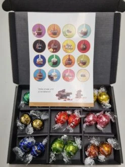 Chocolade Ballen Proeverij Pakket | Chocolade Pakket Met 9 Verschillende Chocolade Smaken Lindt Chocolade Met Mystery Card 'Save The Date' (met Persoonlijke Videoboodschap) | Cadeaupakket | Feestdagen Box | Chocolade Cadeau | Valentijnsdag -Voedsel Serie Winkel 899x1200 27