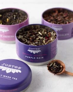 Trio Purple Tea-Justea-Biologisch-Losse Thee-Paarse Thee-Theekado -Voedsel Serie Winkel 960x1200 17