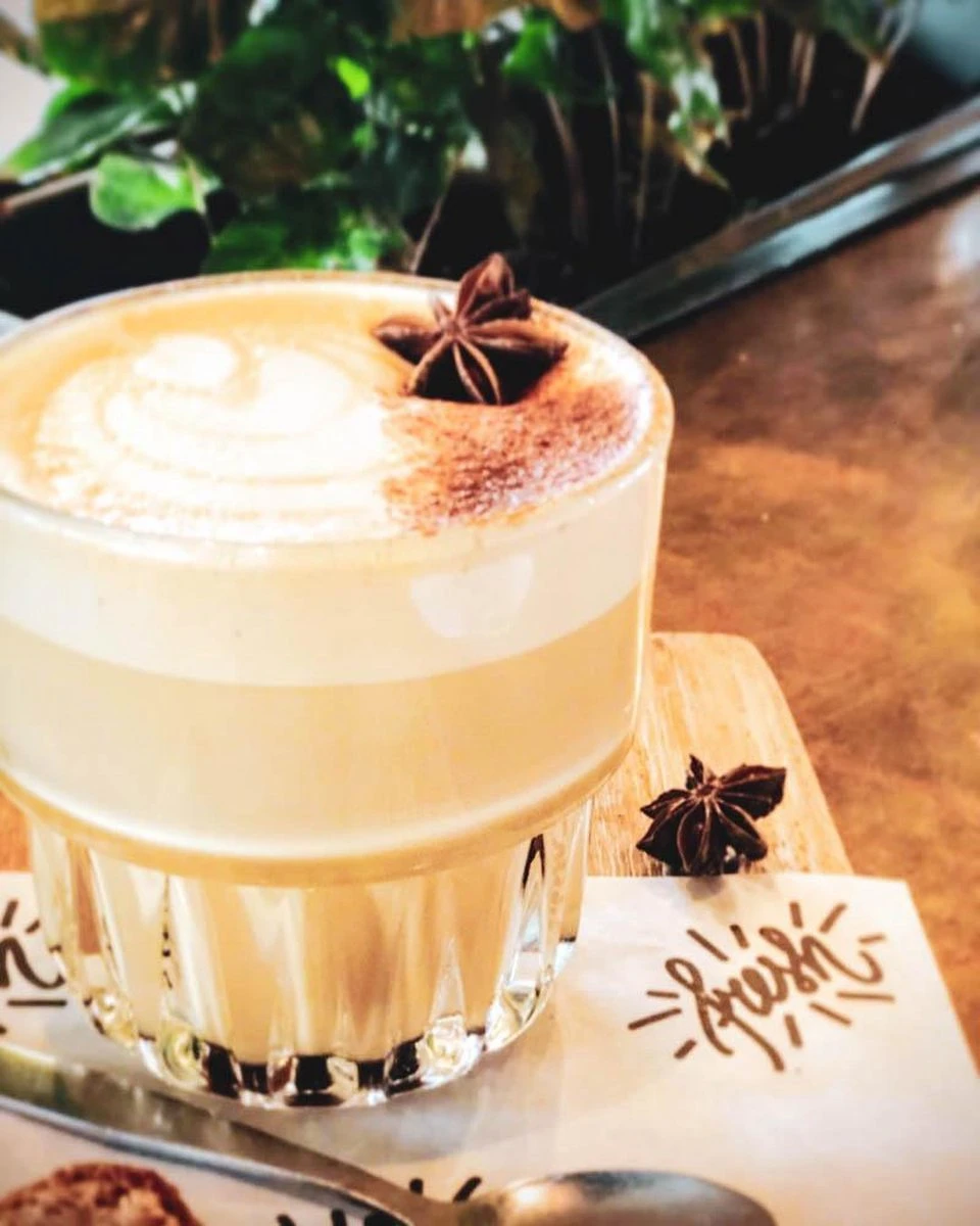 CHALO Vanilla Chai Latte - Indische Vegan Chai - Zwarte Assam Thee - 25 Porties/ 300GR 6 CHALO Vanilla Chai Latte - Indische Vegan Chai - Zwarte Assam Thee - 25 Porties/ 300GR - Afbeelding 4